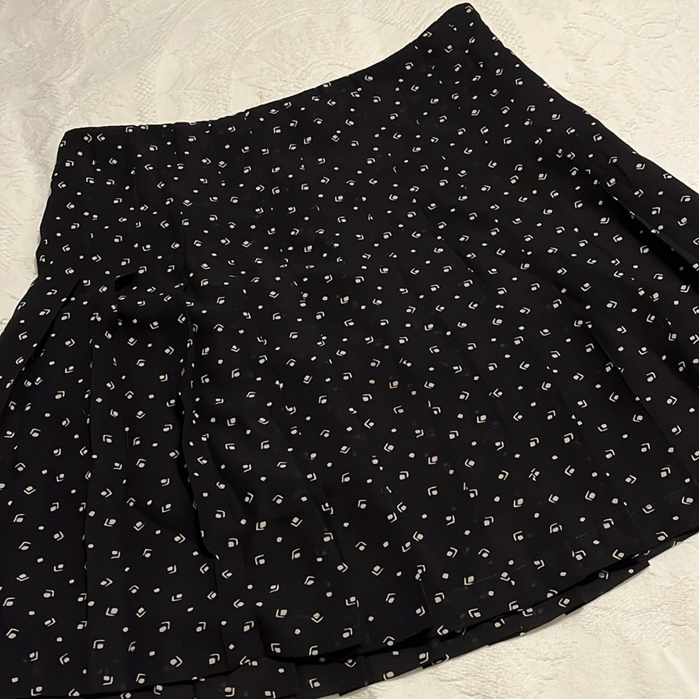 Ralph Lauren black with cream print pleated skirt size 10
